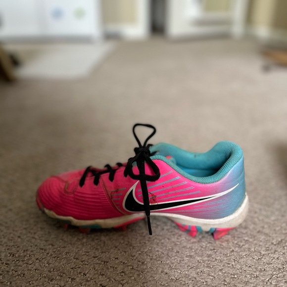 Nike Youth Softball Cleats - Size 3.5Y - Picture 3 of 6